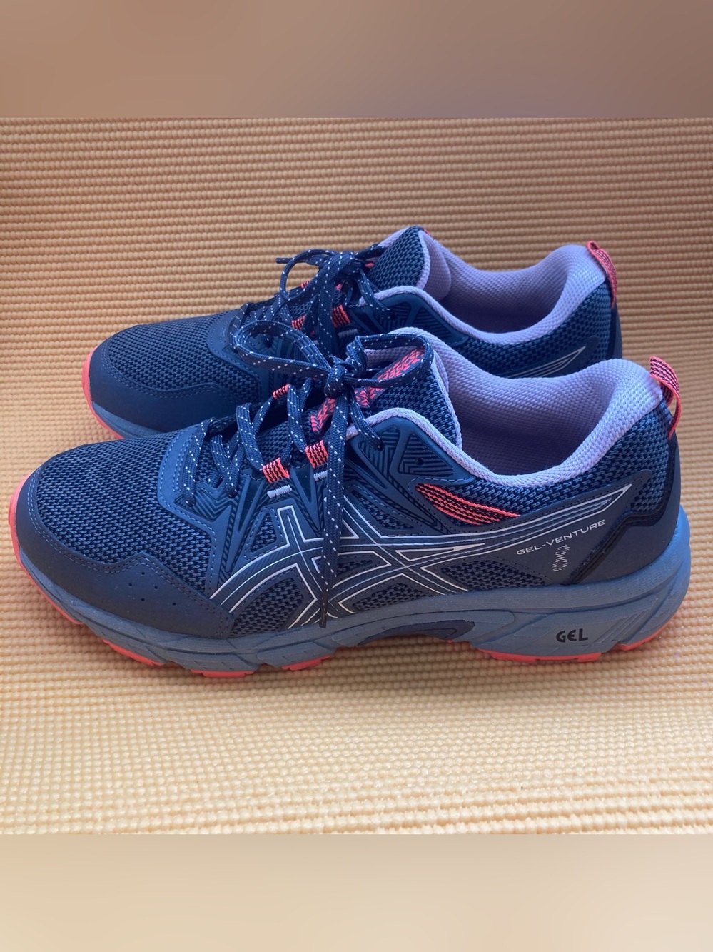 Asics GEL-Venture Athletic Shoe in Gray with Coral Accents Womens size 11 - Picture 3 of 8